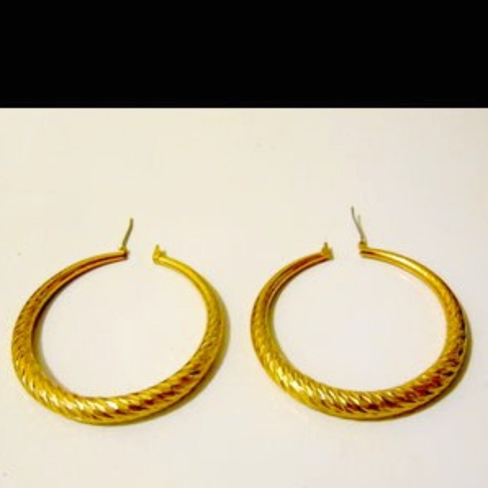 Vintage 2003 Goldtone Textured Hoop Pierced Earrings